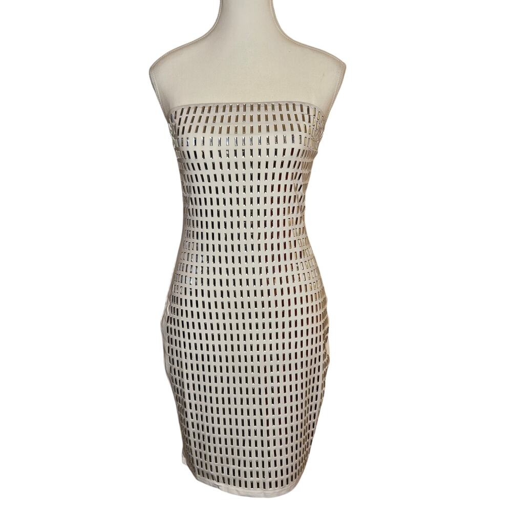 New Stunning White Silver RedBerry Bodycon Dress -M- 29L 28B 28W Stretchy! B35